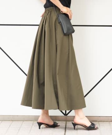 タフタフレアスカート