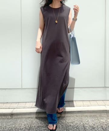 バックVネックカットソーワンピース