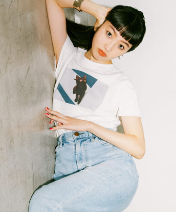 【相川茉穂さんコラボ・洗える】Cat on the stairs Tシャツ