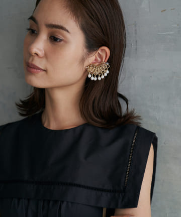 【スタイリッシュなデザイン・HUI(ヒュイ)】フリンジパールイヤリング