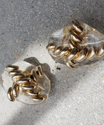 【他にはないデザインで差がつく・HUI(ヒュイ)】スパイラルクロスイヤリング