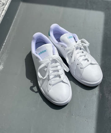 【adidas(アディダス)】アバンコートスニーカー