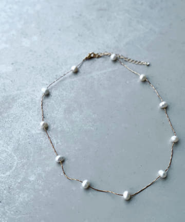 【上品な煌めき】パールラインネックレス