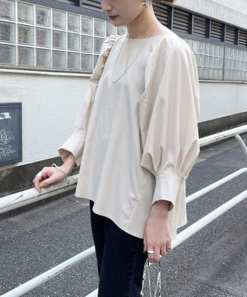 ボリュームスリーブブラウス