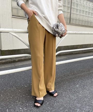 ストレートパンツ