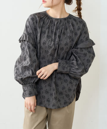 ポピー花刺繍ブラウス
