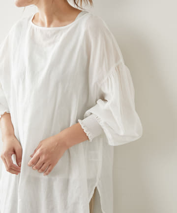 【WEB限定】強撚コットン袖シャーリングブラウス