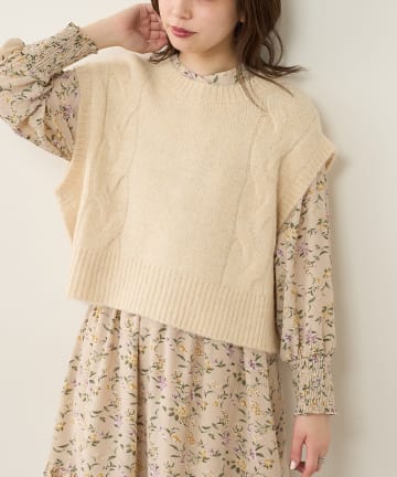 natural couture(ナチュラルクチュール) 【WEB限定】バックボタンデザインほんわりベスト