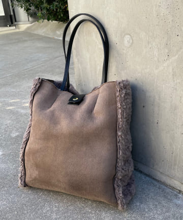 un dix cors(アンディコール) 【2way仕様で倍楽しめる】ポーチ付きリバーシブルトートバッグ