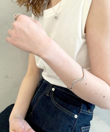 [eau un bijou] wave (bangle)