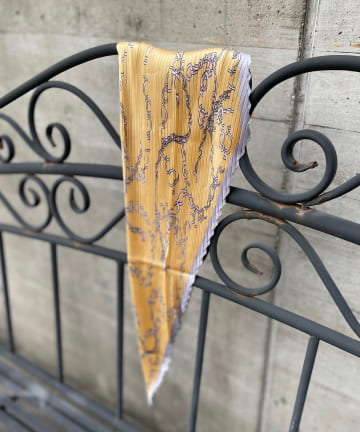 【お洒落を引き立てる】プリーツチェーン柄スカーフ