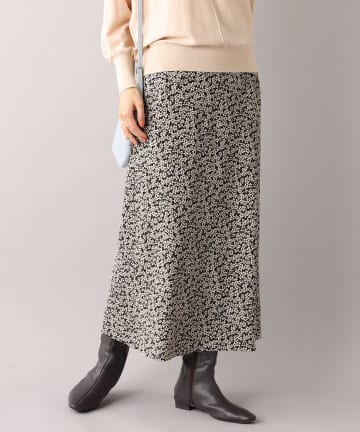 un dix cors(アンディコール) 【ふわりと揺れる女性らしいシルエット】フラワーバイヤススカート