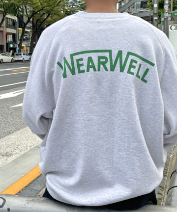 【WEAR WELL】 ロゴスウェット（ユニセックスで着用可能）