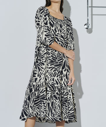 【GHOSPELL】GraphicWaveMidiDress