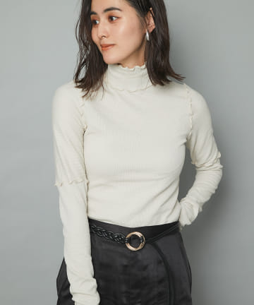 【さりげなく着映える】リブメローハイネックカットソー