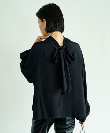 ボウタイブラウス