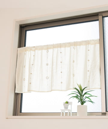 ライン刺繍カフェカーテン