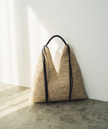 【VIOLADORO/ヴィオラドーロ】 ラフィア三角BAG