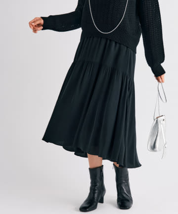 【ガーリッシュな雰囲気ながら甘過ぎない・手洗い】バックテールティアードスカート