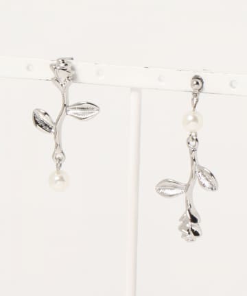 natural couture(ナチュラルクチュール) リーフデザインピアス