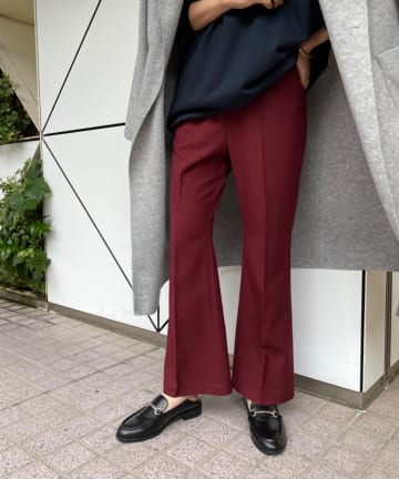 TRセンタープレスフレアパンツ