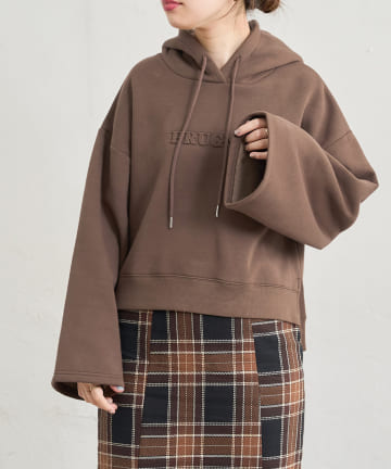 natural couture(ナチュラルクチュール) あおいさんコラボエンボスロゴフレア袖パーカー