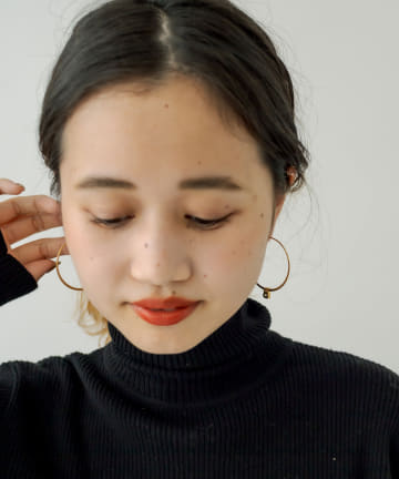 Lara Bフープピアス