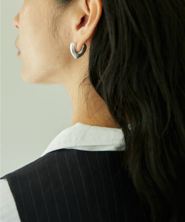 【ANNIKA INEZ】ハートフープピアス/HEART HOOPS