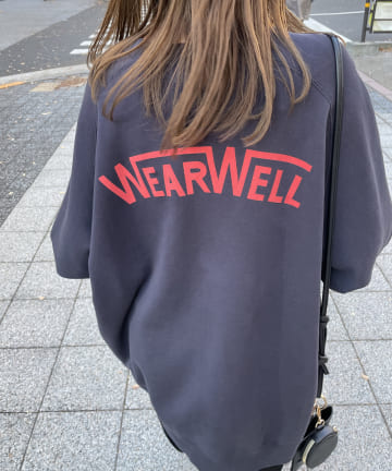 【WEAR WELL】 ロゴスウェット（ユニセックスで着用可能）