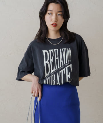 【81BRANCA/ハチイチブランカ】 BEHAVIOR Tシャツ