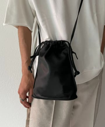 防水レザー巾着ショルダーバッグ