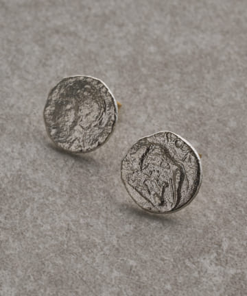 《Laura Lee》ピアス