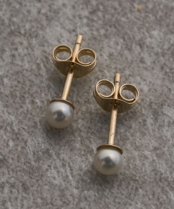 《Laura Lee》パールピアス
