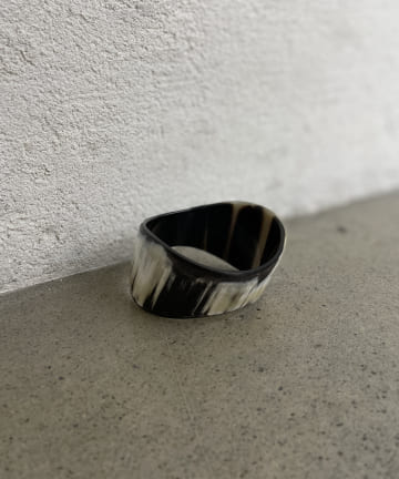 【CATH・S/キャッツ】 ホーンボリュームバングル