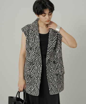 パワーショルダ―ジレジャケット