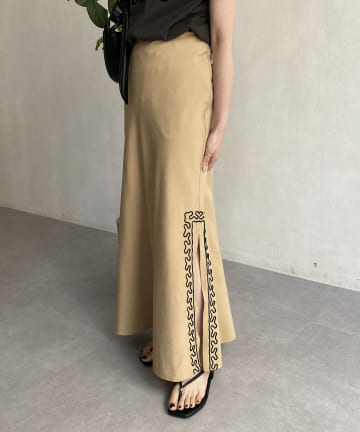 CAPRICIEUX LE'MAGE(カプリシュレマージュ) コード刺繍スリットスカート