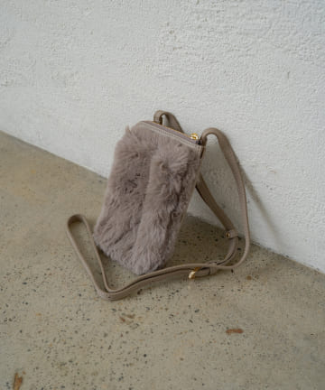 【VIOLADORO/ヴィオラドーロ】 スマホポシェット