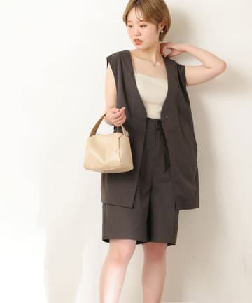 natural couture(ナチュラルクチュール) WEB限定/旬のコーデに仕上がる ベルト付きジレ×ショートパンツセット