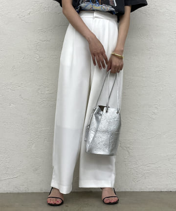 タックワイドパンツ