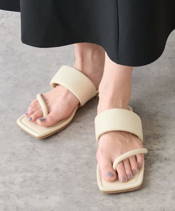 インステップカバートングサンダル