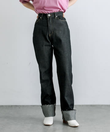 ロールアップデニムパンツ