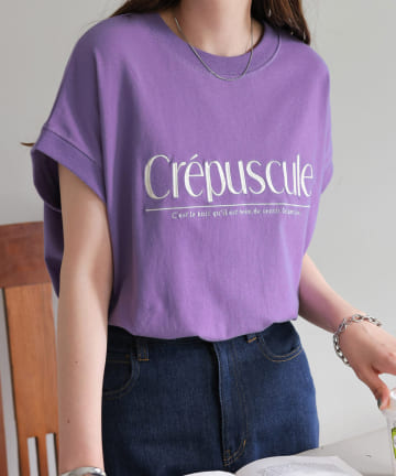 Discoat(ディスコート) Crepuscule刺繍ロゴTシャツ