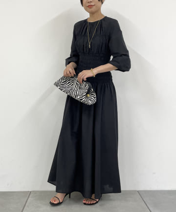 シャーリングワンピース