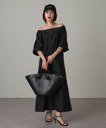 オフショルワンピース