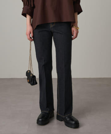 フレアデニムパンツ