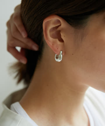 【ANNIKA INEZ】フープピアス/AMPLE HINGE HOOPS