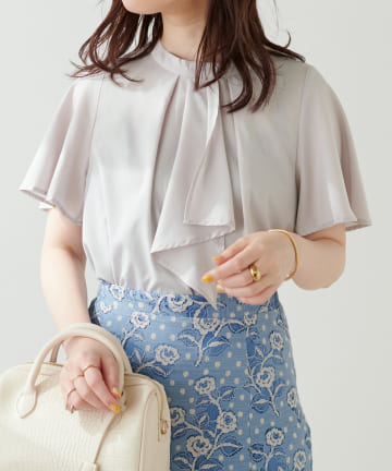 natural couture(ナチュラルクチュール) スカーフボータイフレア袖ブラウス