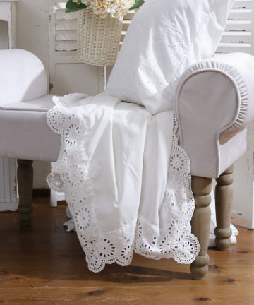 salut!(サリュ) カットワーク刺繍マルチクロス