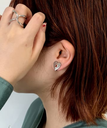 【GOLDY】ハートモチーフイヤリング