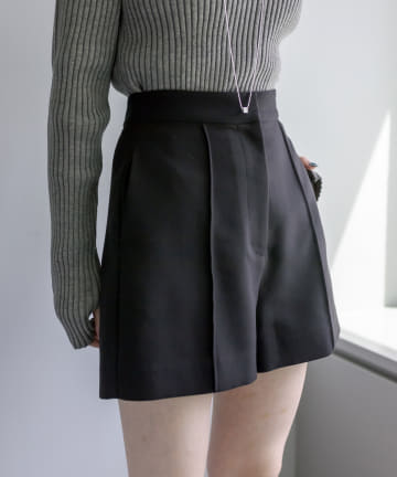 NEWピンタックショートパンツ
